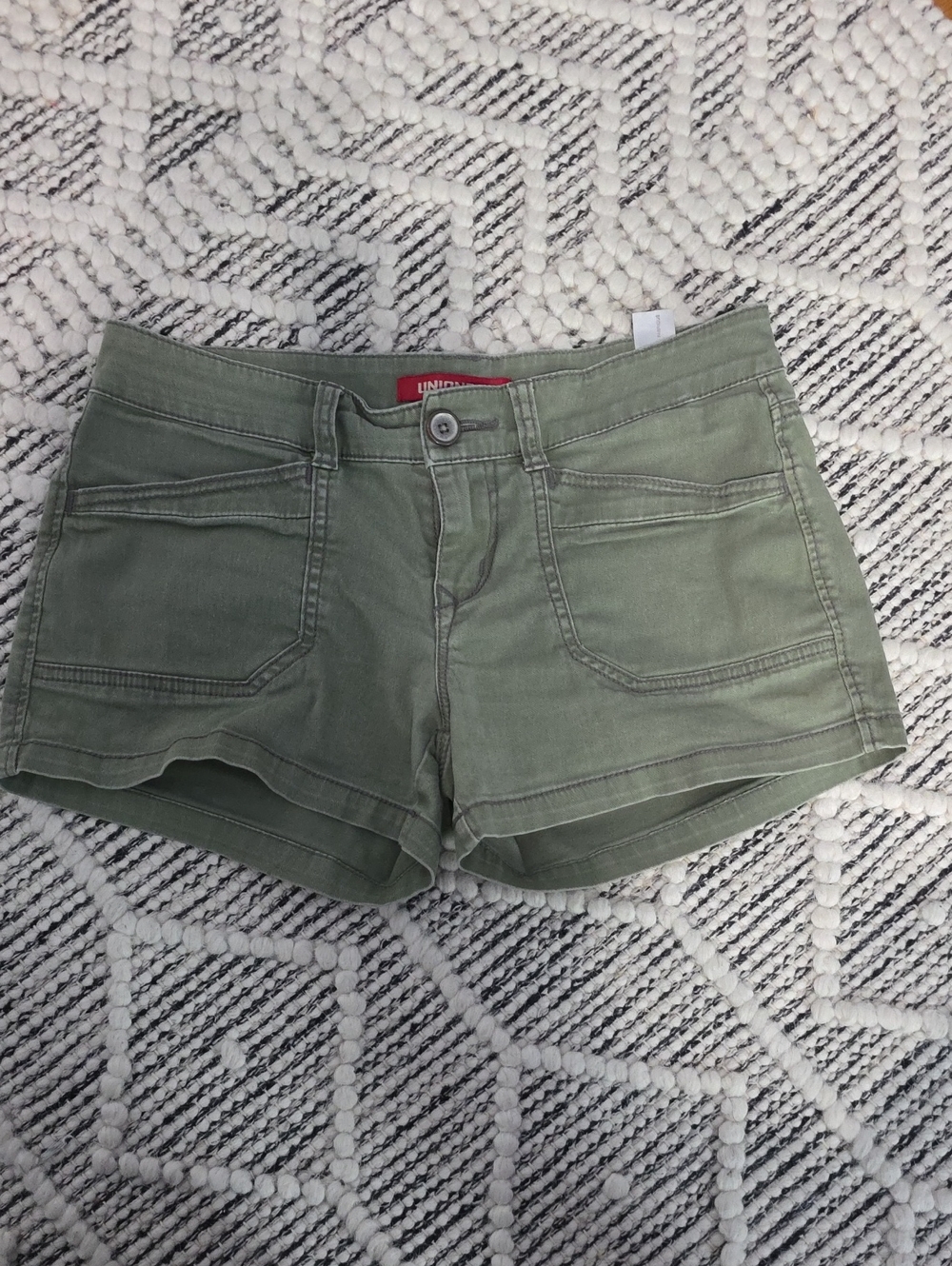 UNIONBAY Women's Light Olive Green Cargo Shorts